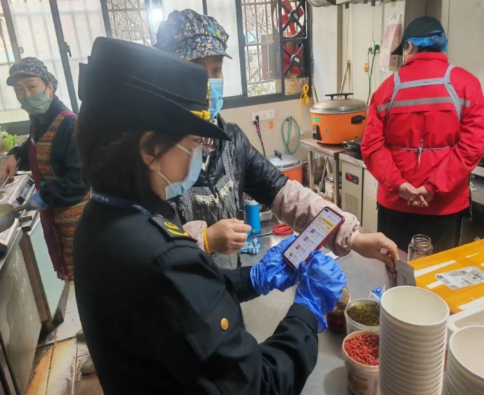 云龙区市场监管局开展外卖餐饮食品安全专项检查